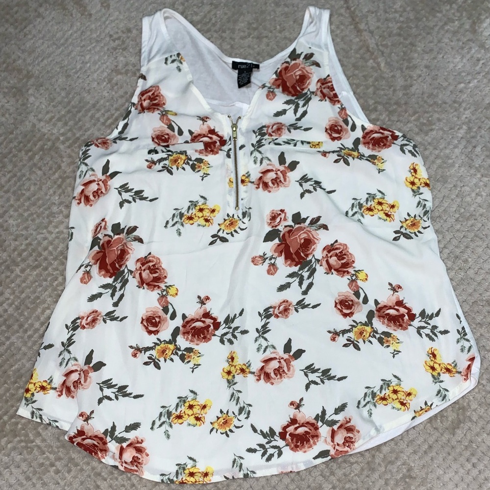 Rue 21 floral patterned tank top